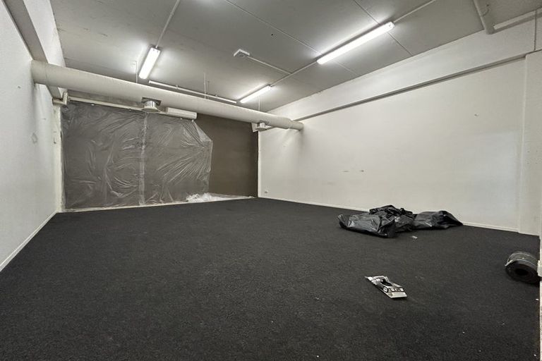 Photo of property in 122 Molesworth Street, Taita, Lower Hutt, 5011