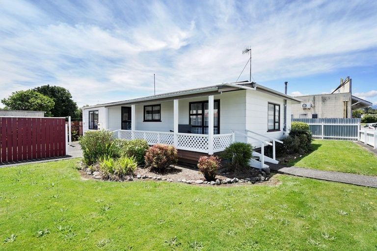 Photo of property in 6 Keepa Street, Levin, 5510