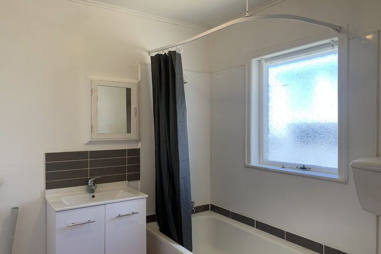 Photo of property in 7a Parker Avenue, New Lynn, Auckland, 0600