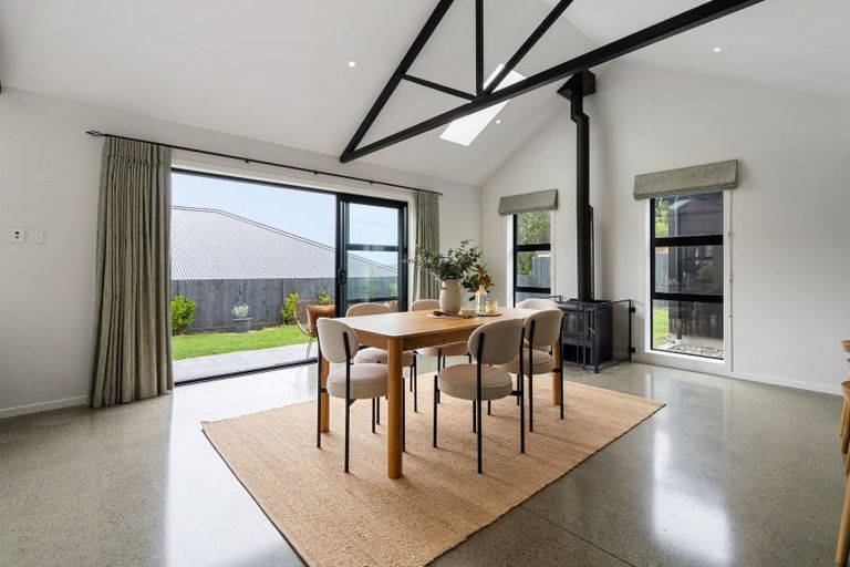 Photo of property in 19 Prestbury Grove, Churton Park, Wellington, 6037