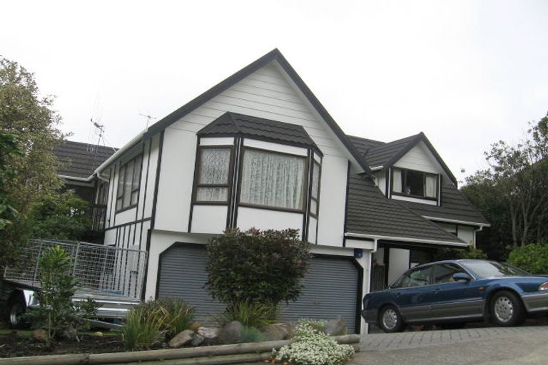 Photo of property in 6 Duval Grove, Tawa, Wellington, 5028