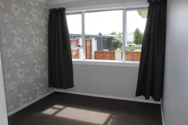 Photo of property in 6 Church Street, Winton, 9720