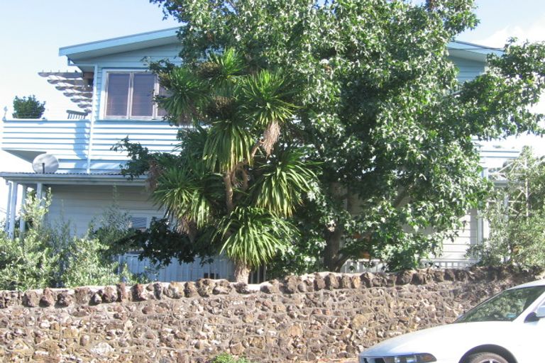 Photo of property in 11 Kerr Street, Devonport, Auckland, 0624