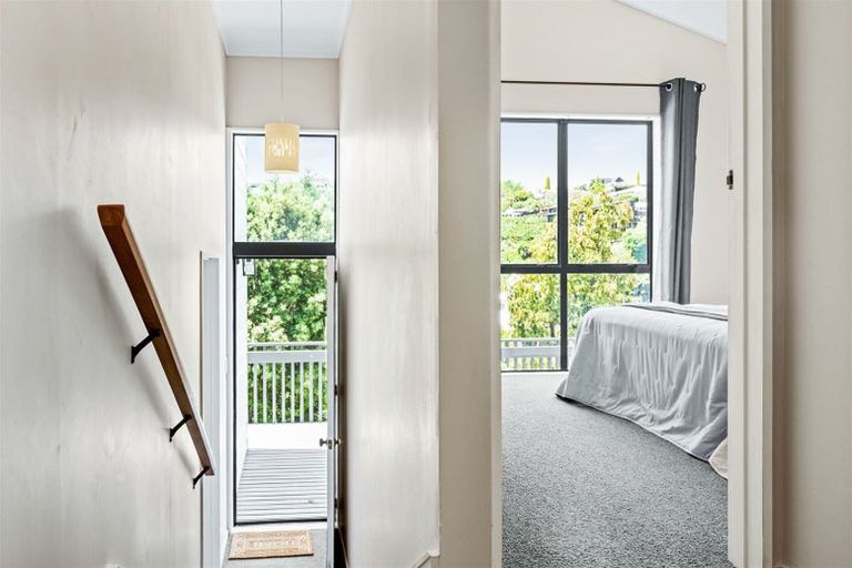 Photo of property in 84 Milton Road, Bluff Hill, Napier, 4110