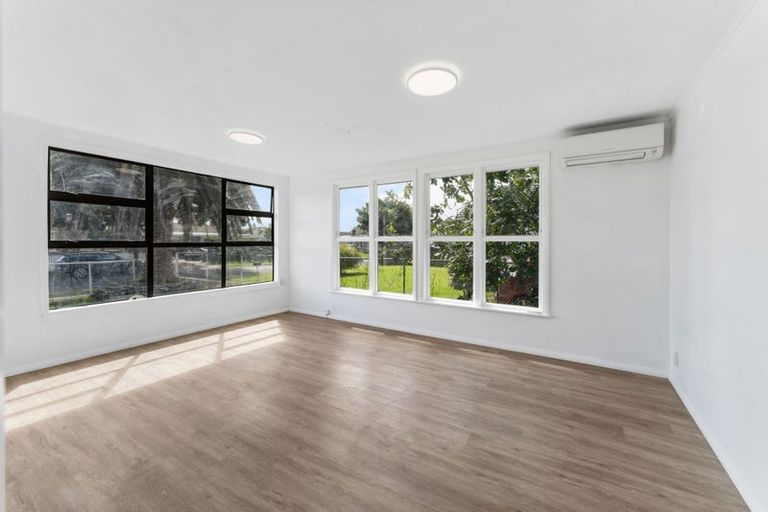 Photo of property in 46 Caravelle Close, Mangere, Auckland, 2022