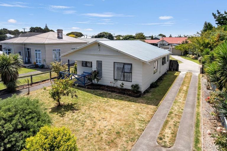 Photo of property in 8 Abbot Street, Gonville, Whanganui, 4501