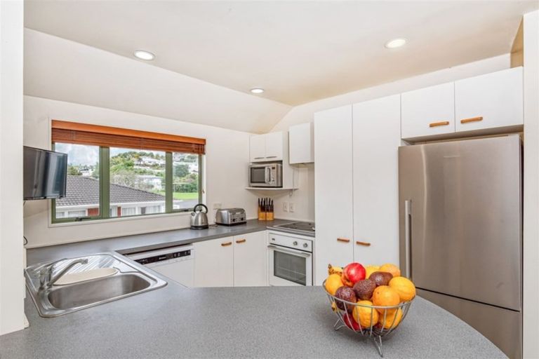 Photo of property in 2/770 Beach Road, Browns Bay, Auckland, 0630