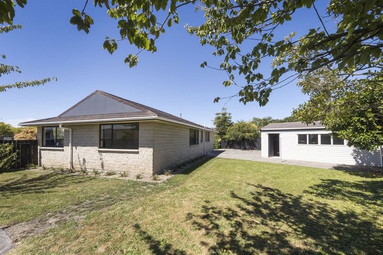 Photo of property in 21 Chadwick Place, Highbury, Palmerston North, 4412
