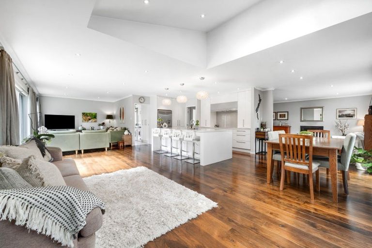 Photo of property in 11 Holly Way, Sunnyhills, Auckland, 2010