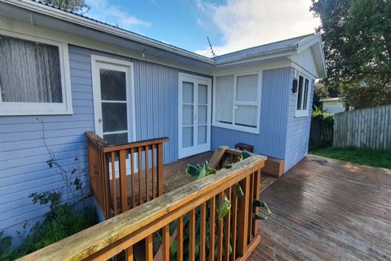 Photo of property in 149 Reeves Road, Pakuranga Heights, Auckland, 2010