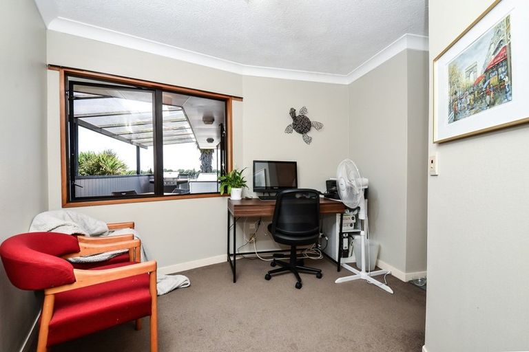 Photo of property in 8 Northview Lane, Nawton, Hamilton, 3200