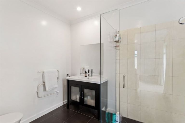 Photo of property in 11 Penhelig Place, Burnside, Christchurch, 8053