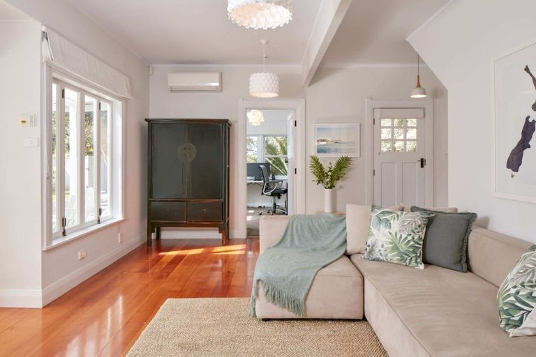 Photo of property in 12 Lysnar Street, Okitu, Gisborne, 4010