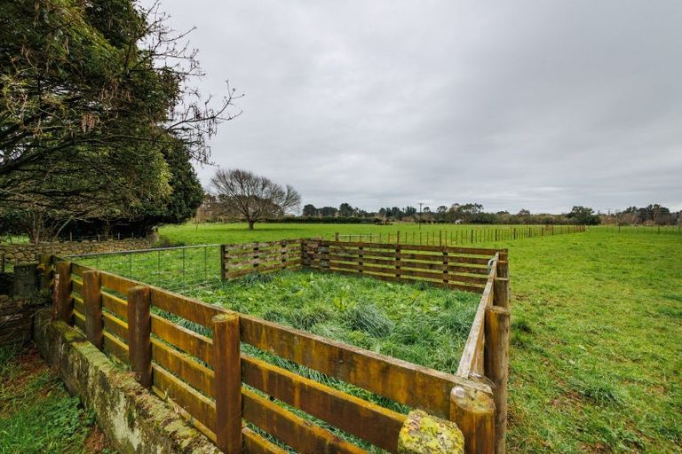 Photo of property in 200 Hewitts Road, Linton, Palmerston North, 4472