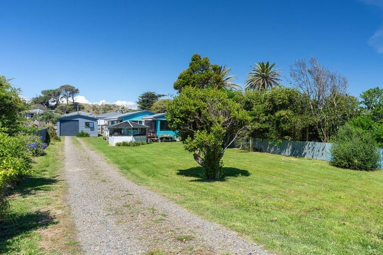 Photo of property in 124 Park Avenue, Waitarere Beach, Levin, 5510