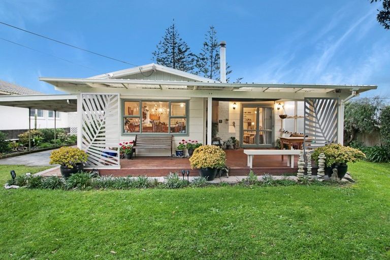 Photo of property in 27 Koputara Road, Himatangi Beach, Foxton, 4891