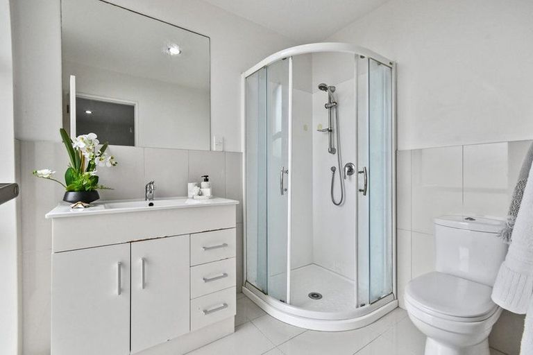 Photo of property in 27 Popokatea Drive, Takanini, 2112