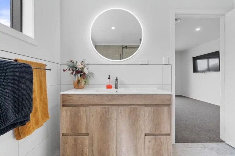 Photo of property in 117 Ruakokoputuna Road, Ruakokoputuna, Martinborough, 5781