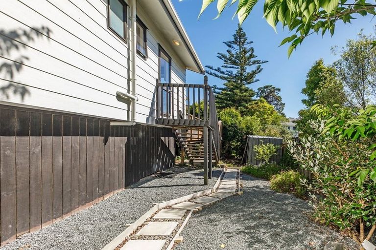 Photo of property in 2/33 Woodstock Road, Forrest Hill, Auckland, 0620