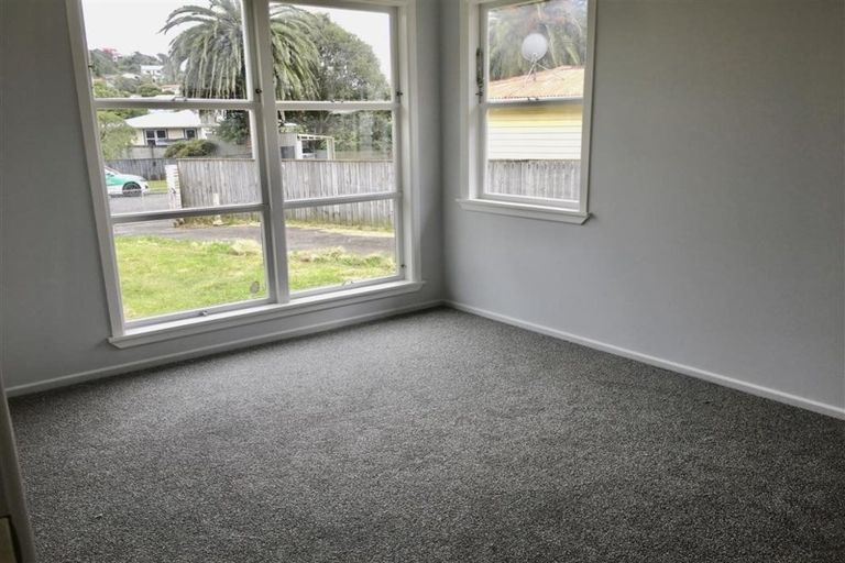 Photo of property in 13 Brazier Grove, Paraparaumu, 5032
