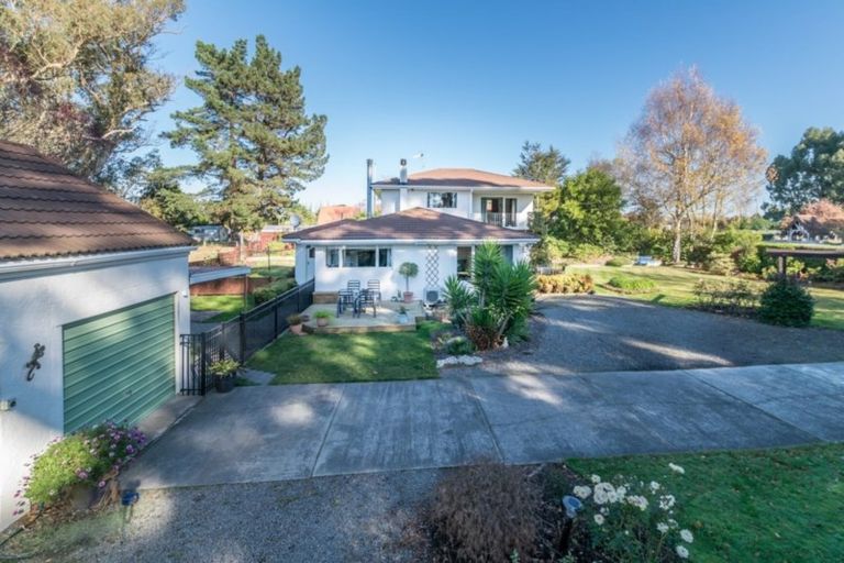 Photo of property in 146 Main North Road, Woodend, 7610