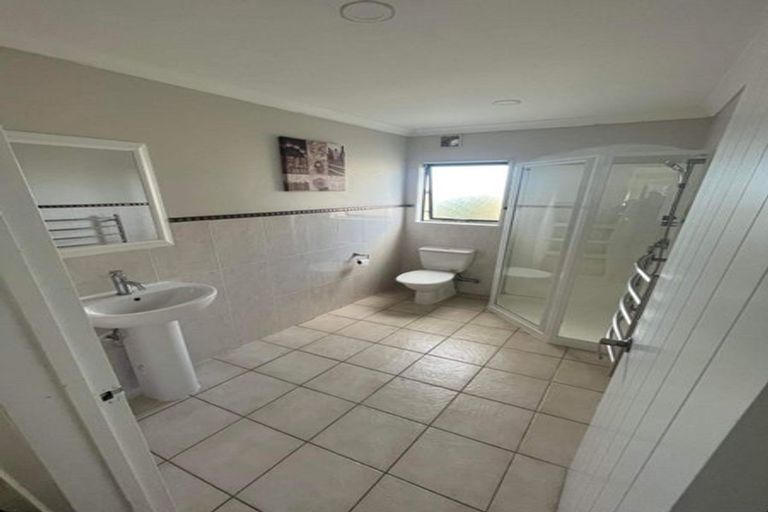 Photo of property in 67 Rising Parade, Fairview Heights, Auckland, 0632
