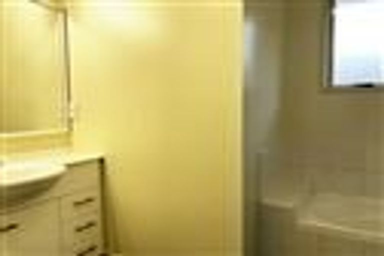 Photo of property in 39 Chesterfield Mews, Russley, Christchurch, 8042