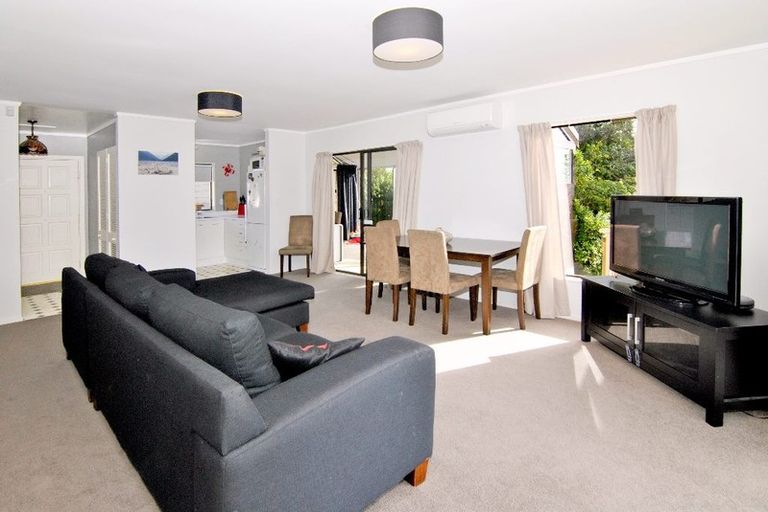 Photo of property in 60 Cunliffe Street, Churton Park, Wellington, 6037