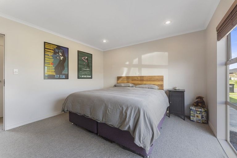 Photo of property in 19 Walnut Grove, Kelvin Grove, Palmerston North, 4414