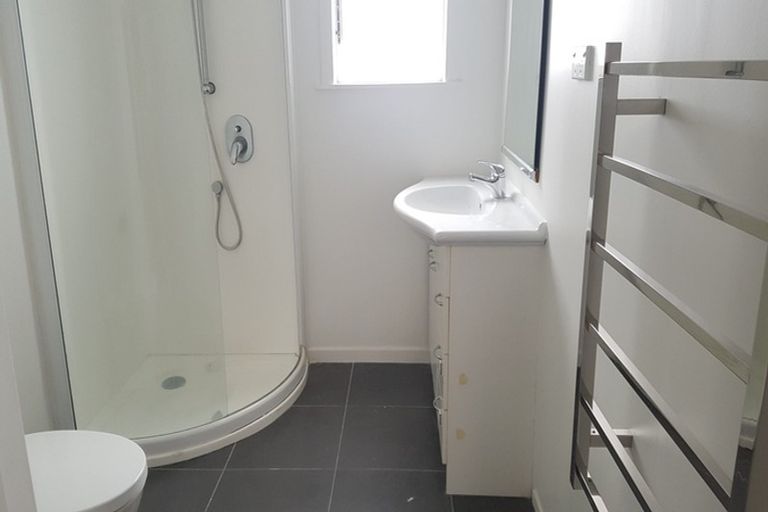 Photo of property in 29 Lincoln Road, Henderson, Auckland, 0610