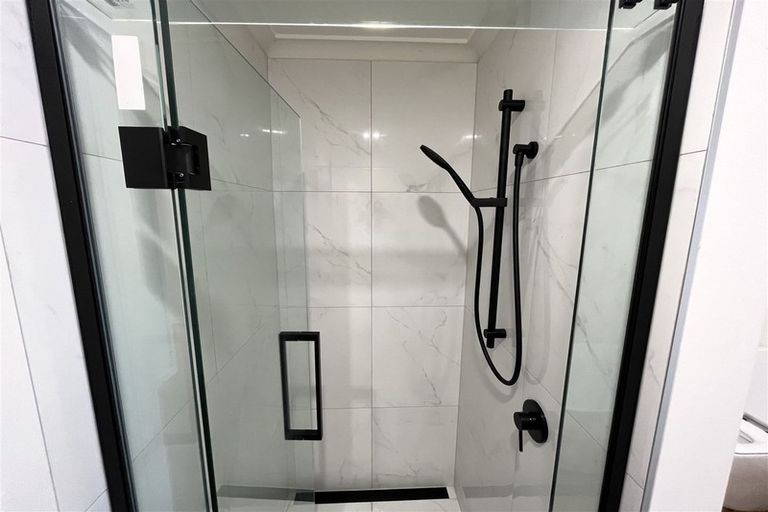 Photo of property in 71 Archibald Road, Kelston, Auckland, 0602