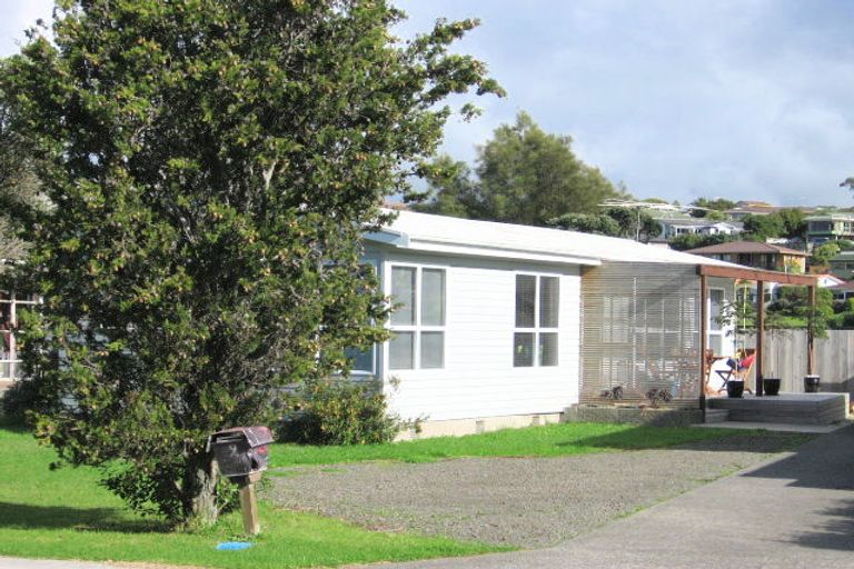 Photo of property in 2/11 Marellen Drive, Red Beach, 0932