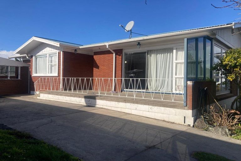 Photo of property in 39 Megan Avenue, Pakuranga Heights, Auckland, 2010