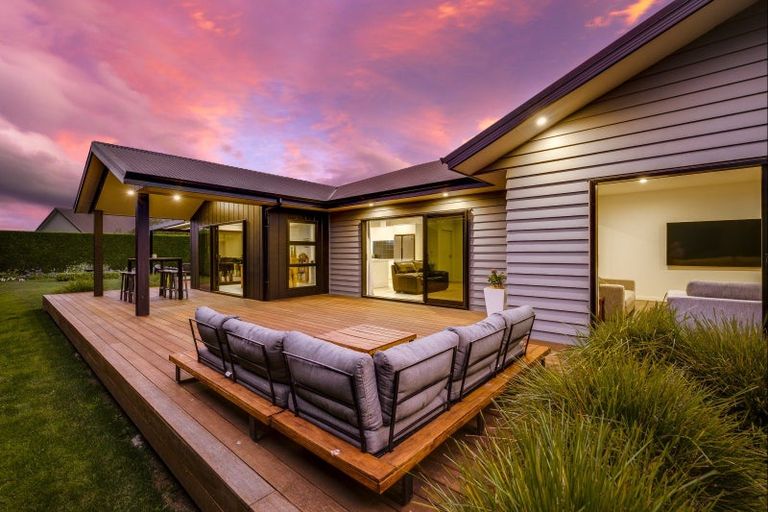 Photo of property in 16 Napier Street, Jervoistown, Napier, 4112