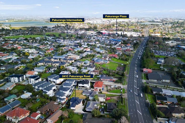 Photo of property in 241c Pakuranga Road, Pakuranga, Auckland, 2010