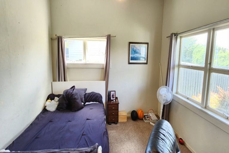 Photo of property in 238 Bridge Street, Eltham, 4322