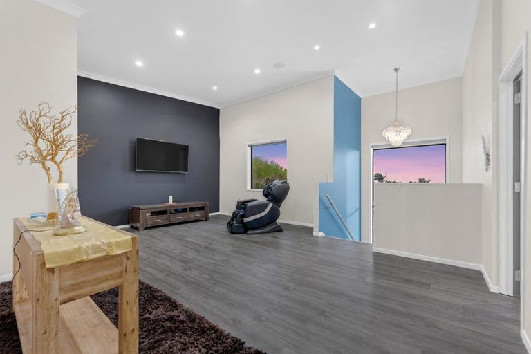 Photo of property in 1 Leven Lane, Totara Heights, Auckland, 2105