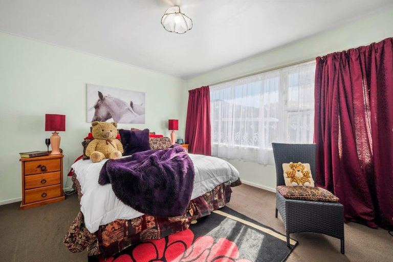 Photo of property in 8 Kamahi Place, Pukehangi, Rotorua, 3015