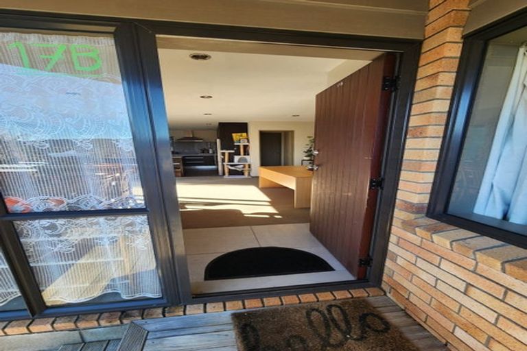 Photo of property in 17b Scotstoun Place, Glen Eden, Auckland, 0602