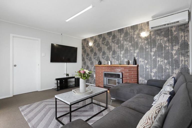Photo of property in 21 Parrs Cross Road, Henderson, Auckland, 0612