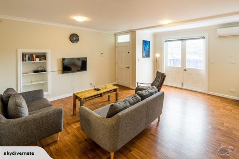 Photo of property in 14a Freeling Street, Island Bay, Wellington, 6023