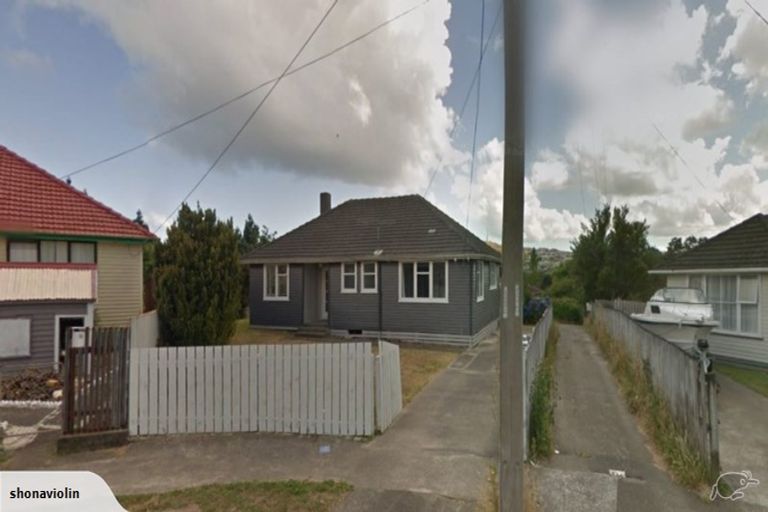 Photo of property in 17 Somerset Place, Cannons Creek, Porirua, 5024