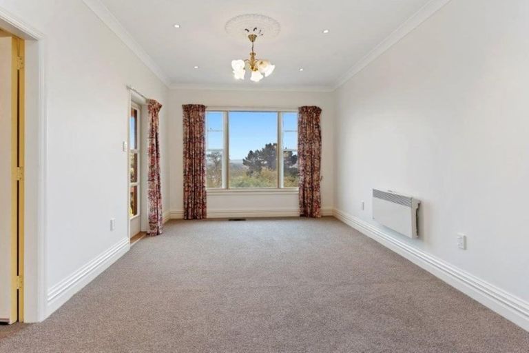 Photo of property in 37 Dyers Pass Road, Cashmere, Christchurch, 8022