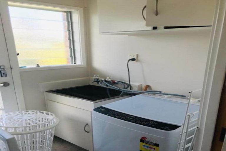 Photo of property in 2/27 Akehurst Avenue, New Lynn, Auckland, 0600