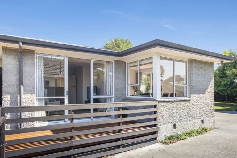 Photo of property in 19 Cotswold Avenue, Bishopdale, Christchurch, 8053