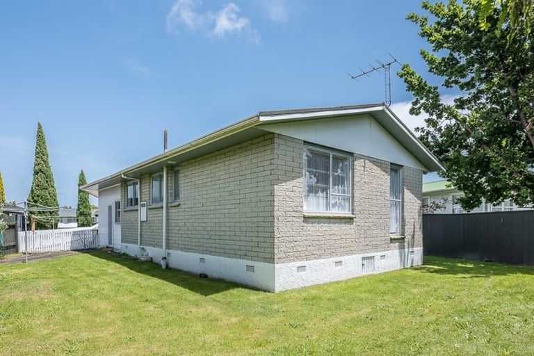 Photo of property in 52a Kapiti Road, Paraparaumu, 5032