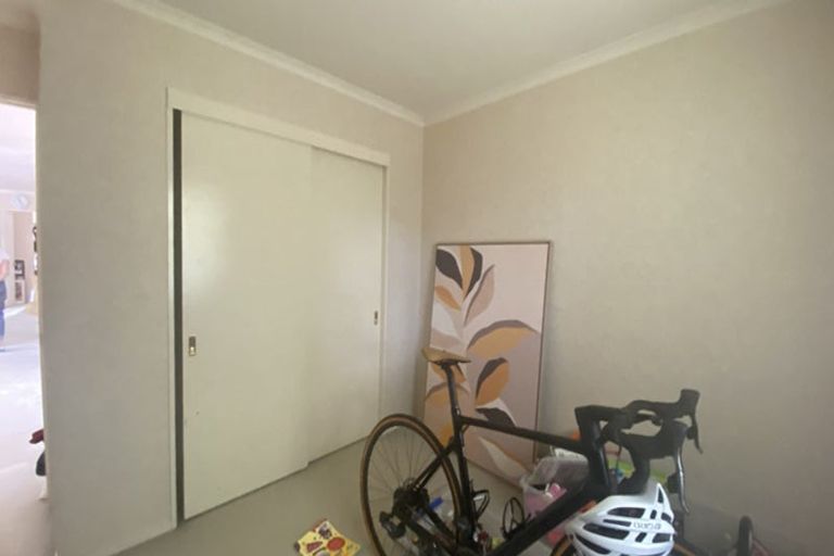 Photo of property in 16 Millington Place, Huntington Park, Auckland, 2013