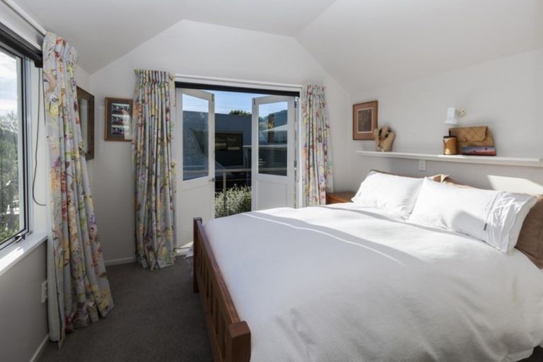 Photo of property in 8 Rhodesvale Terrace, Cashmere, Christchurch, 8022