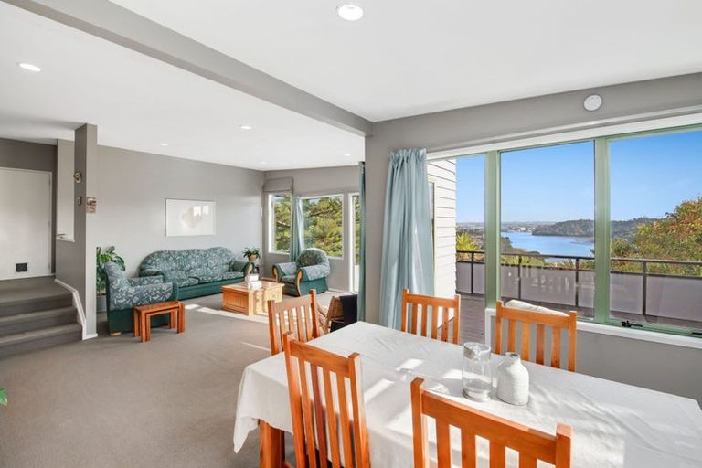 Photo of property in 2/9 Pemberton Avenue, Bayview, Auckland, 0629