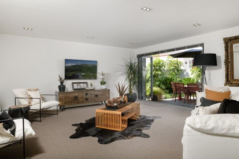 Photo of property in 32b Oceanview Road, Mount Maunganui, 3116